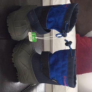Columbia toddler snow boots size 5